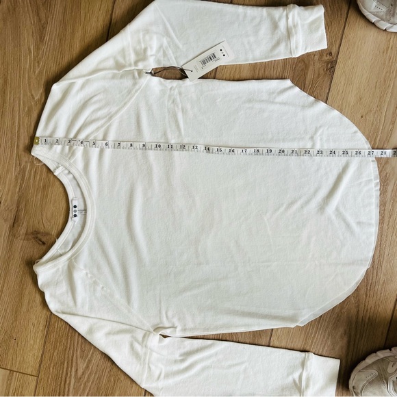 Three Dots Raglan High Low Top - Picture 11 of 14